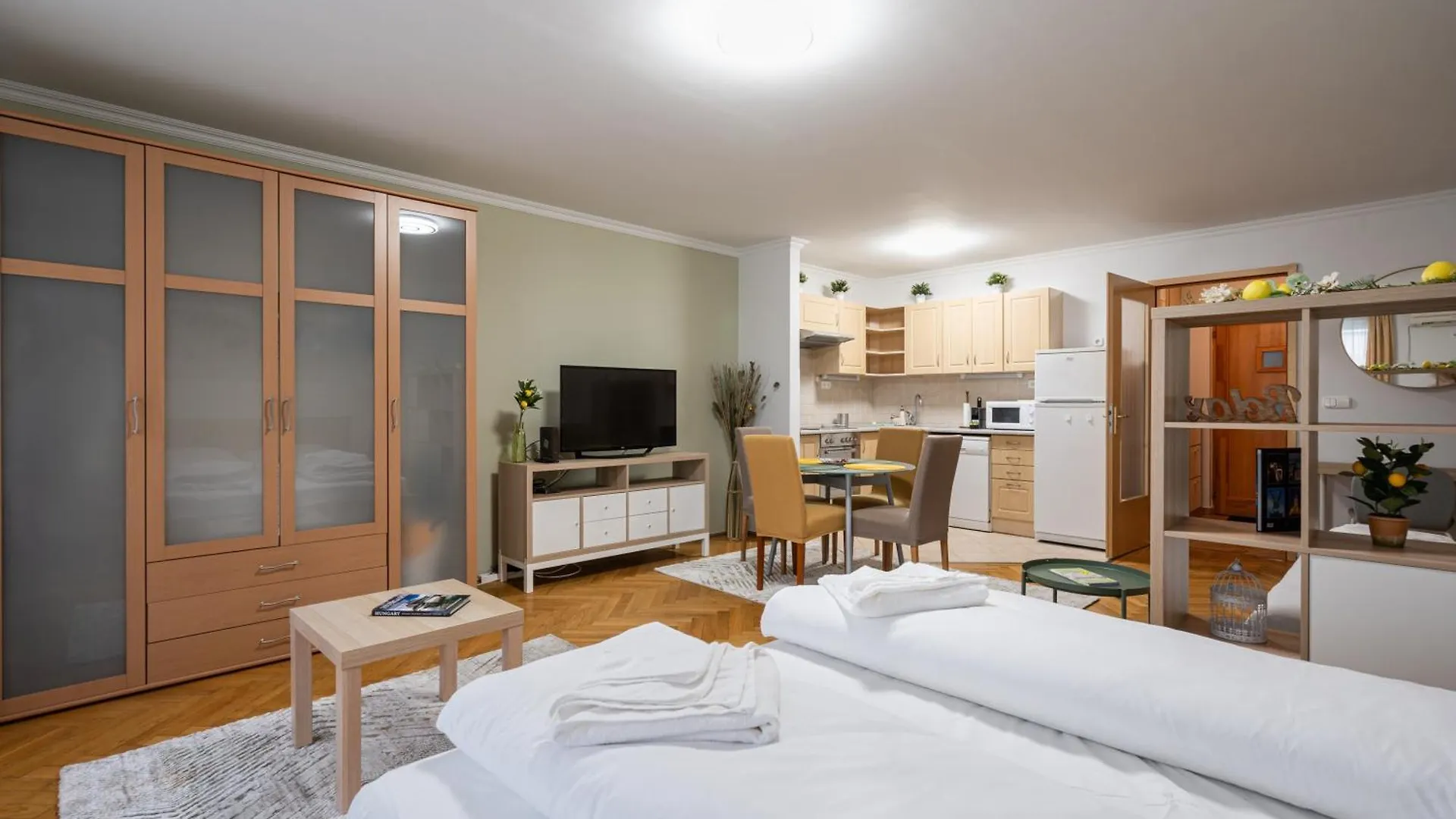Moonlit Muse Studio Home Budapest 0*,  Ungheria